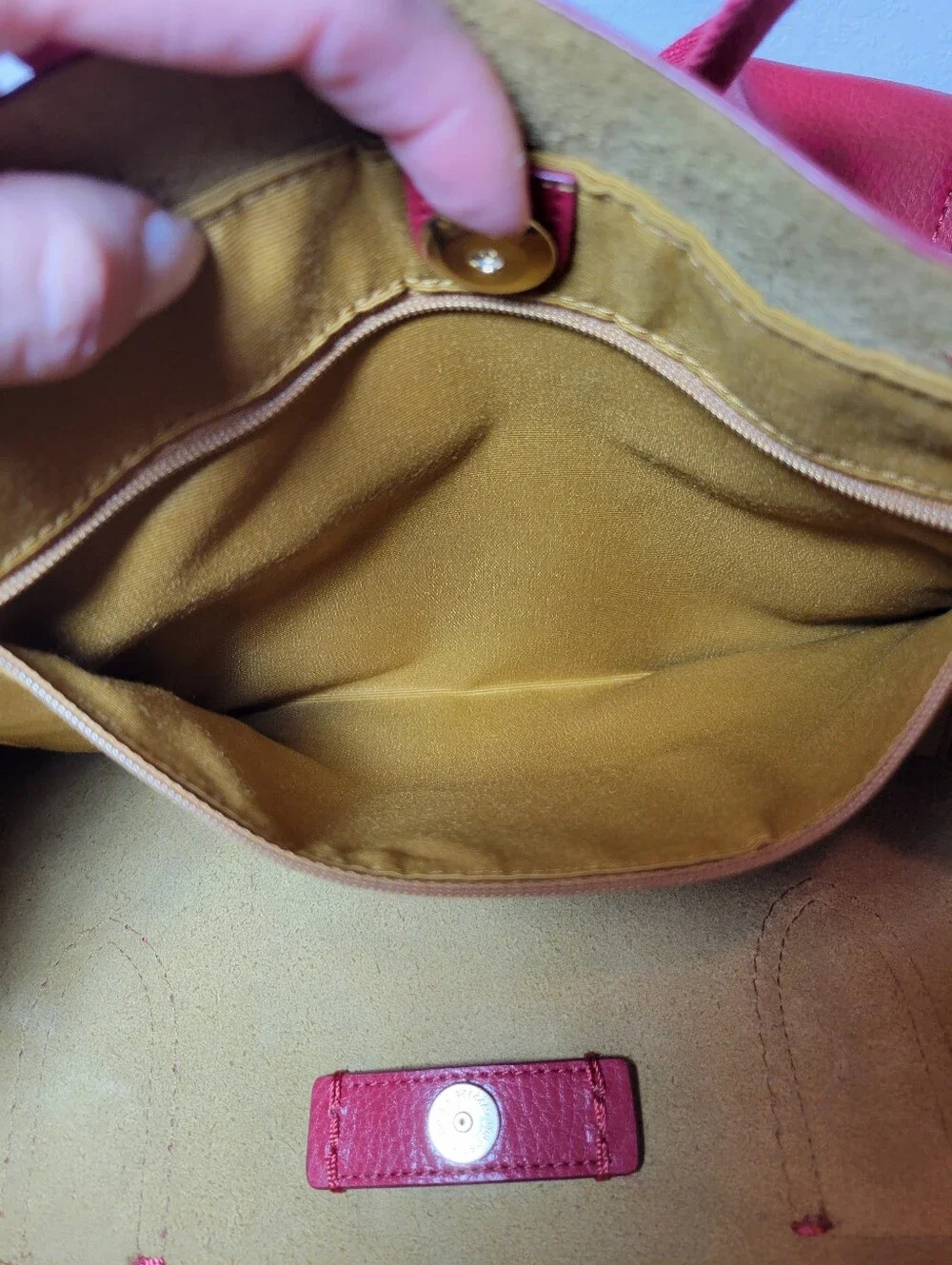 Coach Red Pebbled Derby Tote Shoulder Bag Gold Logo Magnetic Close Lined Pockets
